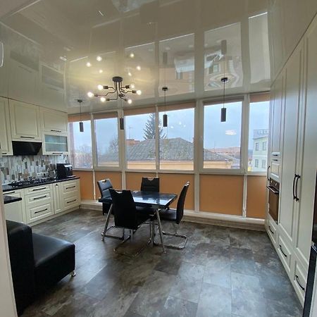 Apartment Premium Vip Berdychiv Bagian luar foto